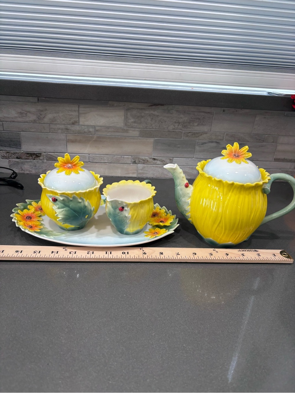 Sorelle Yellow Sunflower and ladybug Porcelain 3d Tea Set. Rare